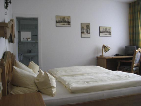 Hotel Schweizer Haus Bielefeld Room photo
